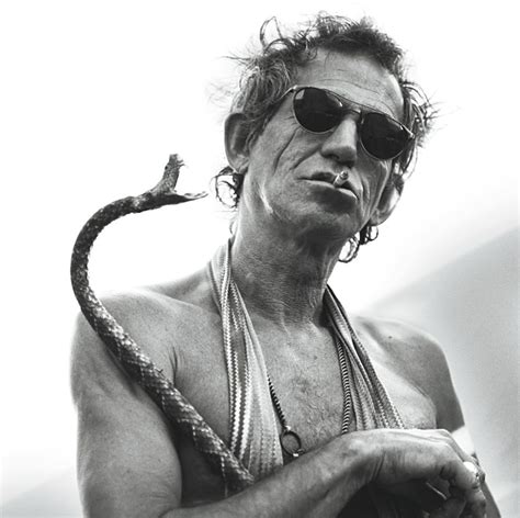 Keith Richards' green sunglasses .